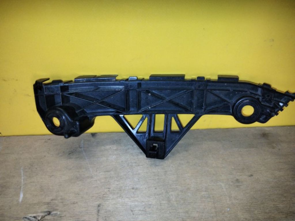 BBM4500T1 | Кронштейн переднього бампера прав. MAZDA 3 BL 09-13 - Фото 3