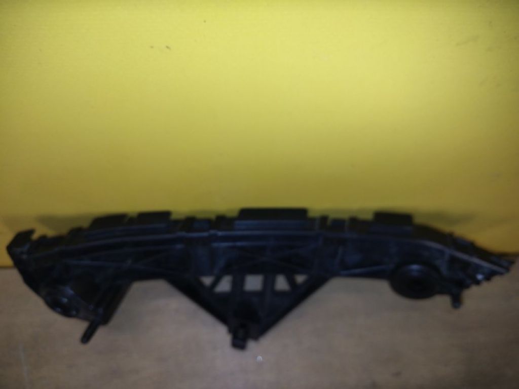 BBM4500T1 | Кронштейн переднього бампера прав. MAZDA 3 BL 09-13 - Фото 4