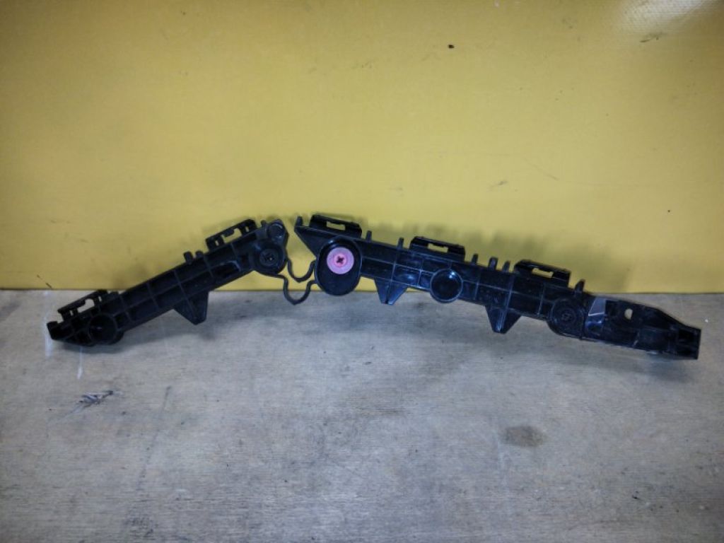 5215542050 | Кронштейн заднього бампера прав. TOYOTA RAV4 18-