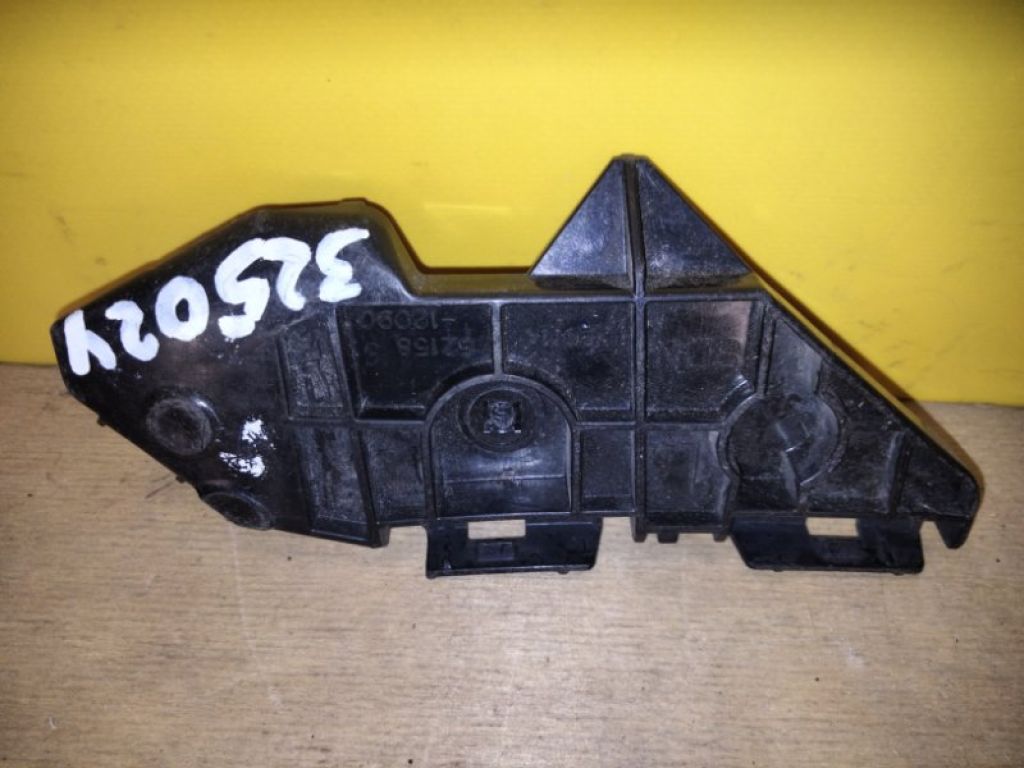 5215812090 | Кронштейн заднього бампера лів. TOYOTA COROLLA 150 06-13