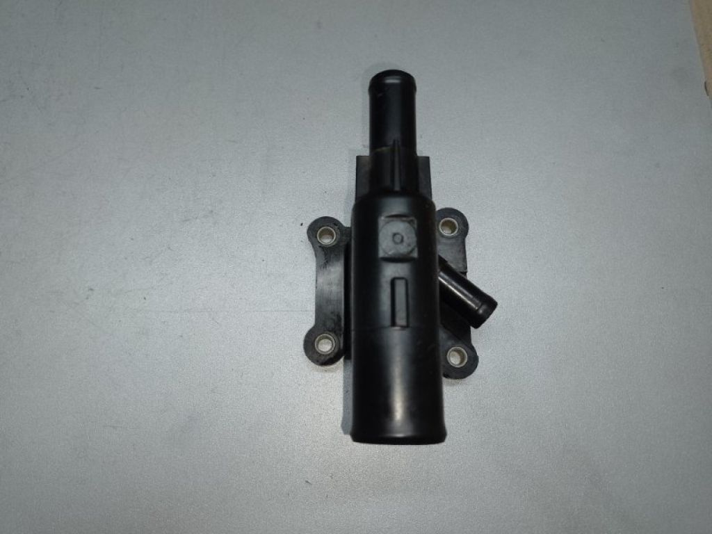 CP9Z-8K556-B | Фланець системи охолодження FORD FOCUS 10-18 - Фото 3