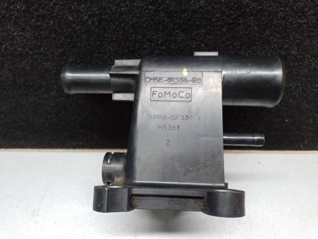 CP9Z-8K556-B | Фланець системи охолодження FORD FOCUS 10-18 - Фото 4