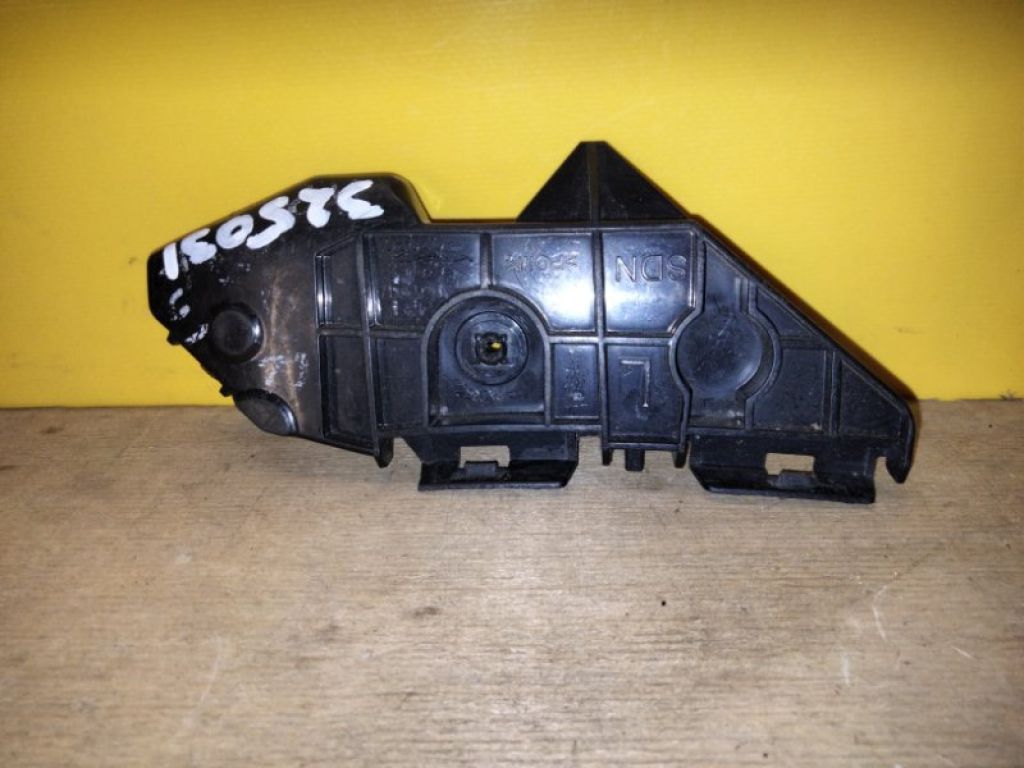 5215802020 | Кронштейн заднего бампера лев. TOYOTA COROLLA 150 06-13