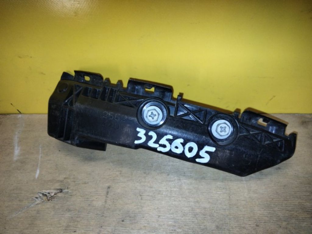 5256242031 | Кронштейн заднего бампера прав. TOYOTA RAV4 05-12