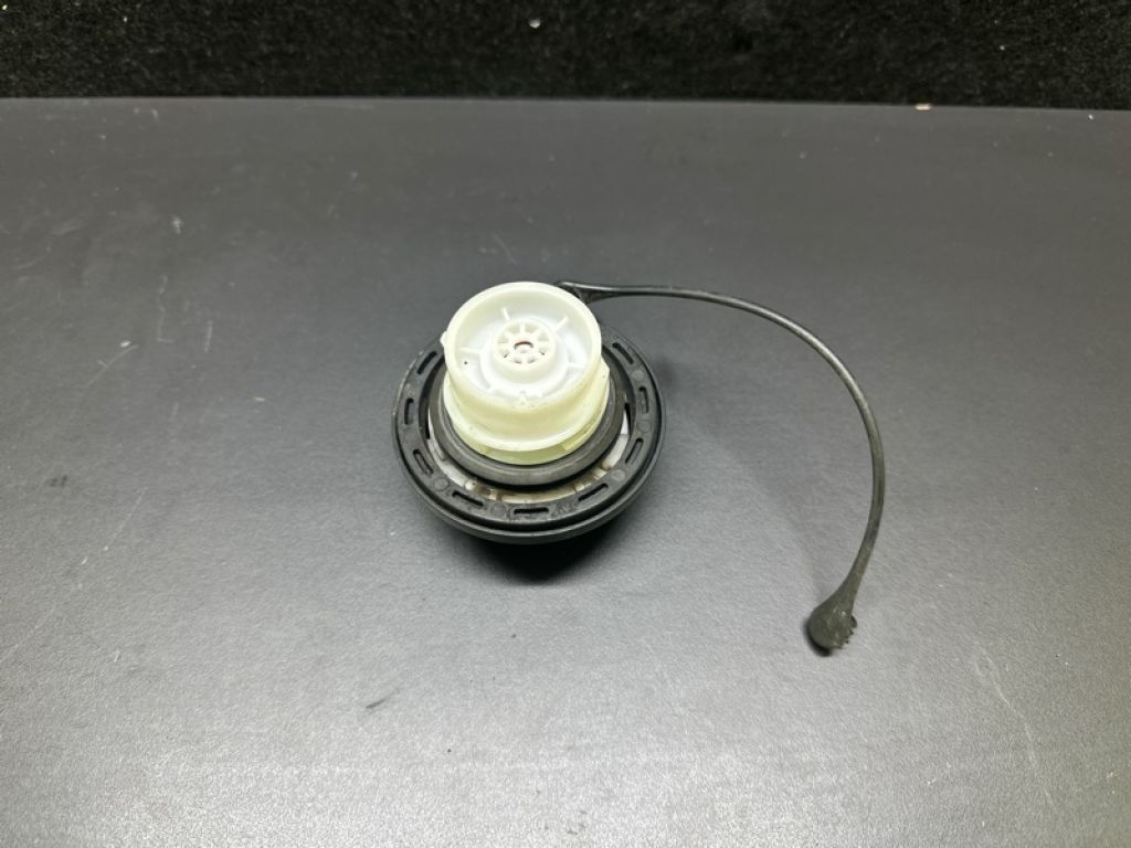 31010-3L600 | Крышка топливного бака HYUNDAI ELANTRA AD 16- - Фото 3