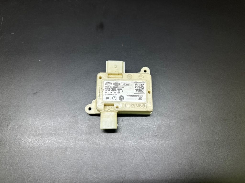 88952-F2500 | Датчик передн. прав. HYUNDAI ELANTRA AD 16-