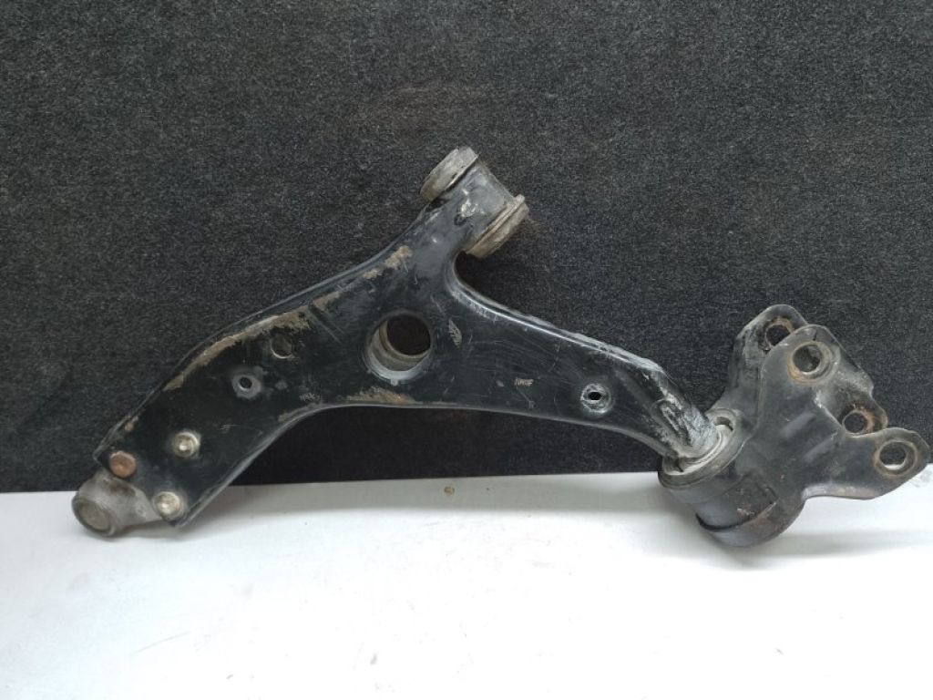 F1FZ-3078-A | Важіль передньої підвіски нижній прав. FORD FOCUS 10-18 - Фото 2