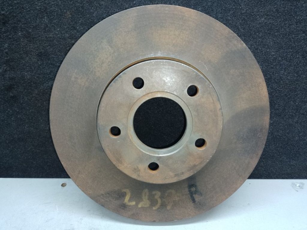 BV6Z-1125-E | Тормозной диск передний FORD FOCUS 10-18 - Фото 2