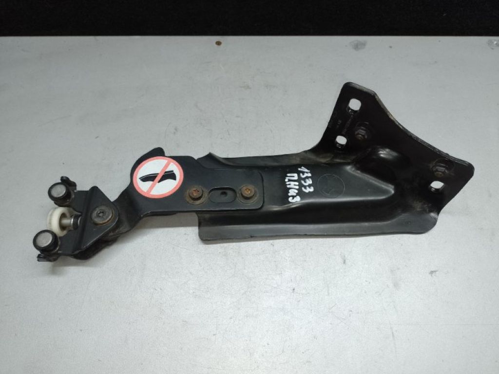 DT1Z-1525000-B | Ролик зсувних дверей нижній прав. FORD TRANSIT CONNECT 13-24