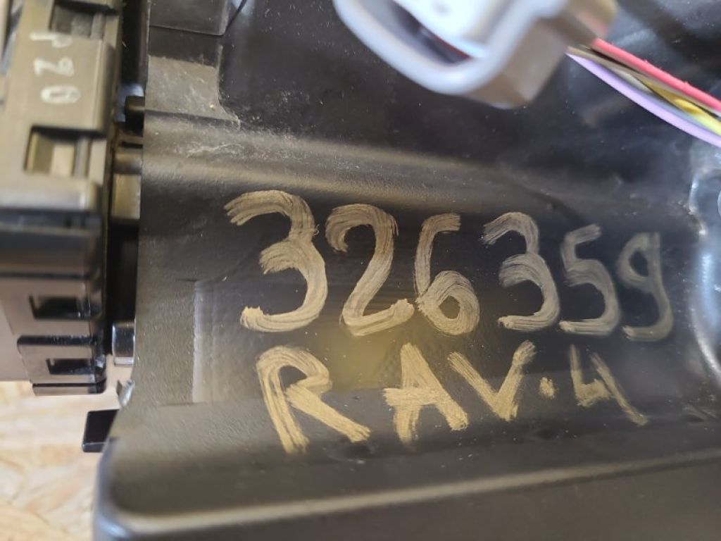 811500R160 | Фара лів. TOYOTA RAV4 18- - Фото 2