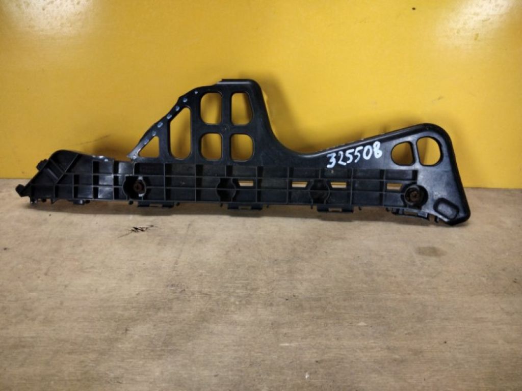 5215547010 | Кронштейн заднього бампера прав. TOYOTA PRIUS PLUS 11-14