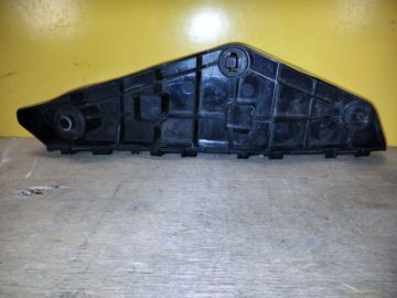 Кронштейн переднього бампера лів. TOYOTA AVENSIS 08-18
