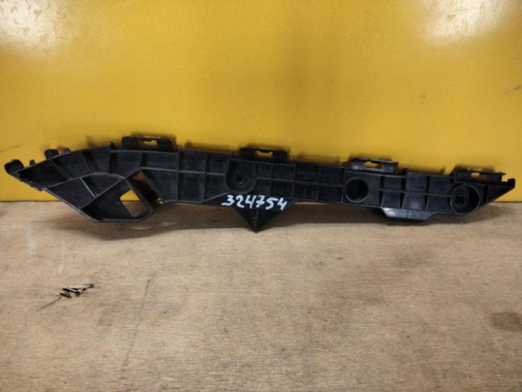 5215602040 | Кронштейн заднього бампера лів. TOYOTA COROLLA 150 06-13