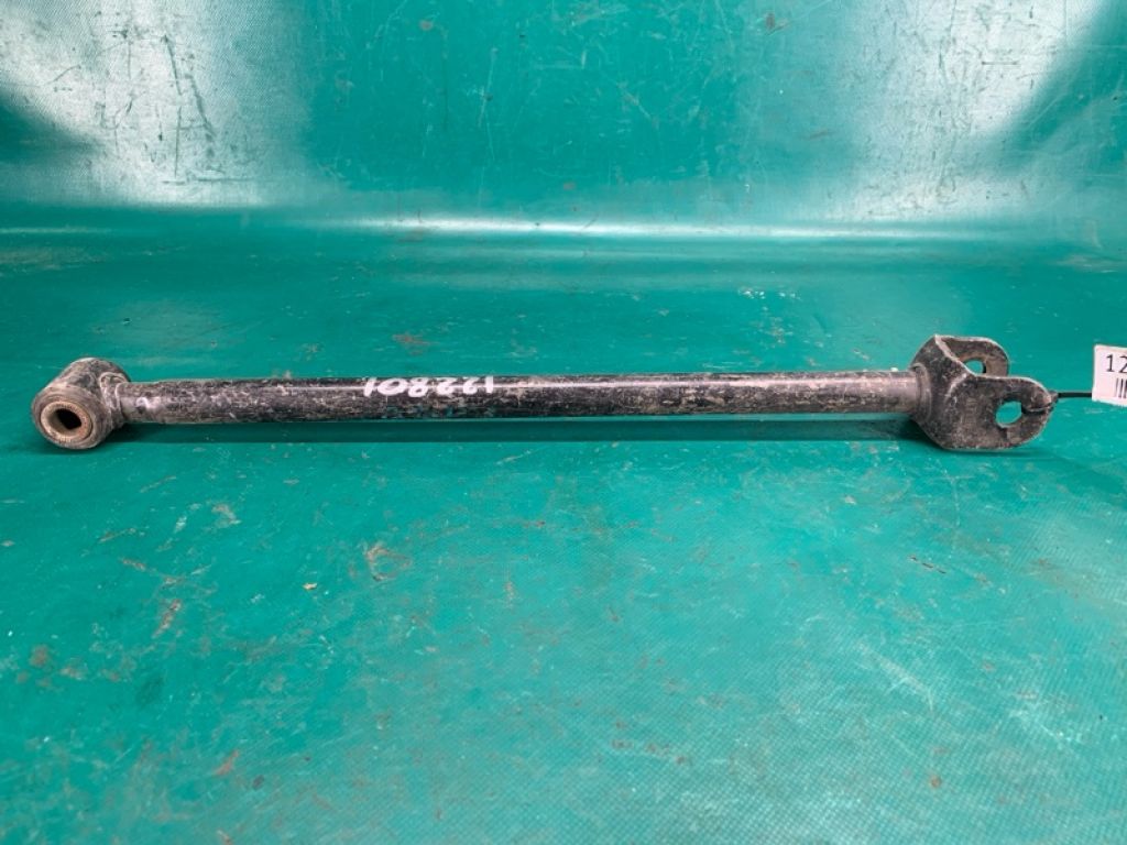 48710-06110 | Рычаг задней подвески поперечный лев. TOYOTA CAMRY 40 06-11