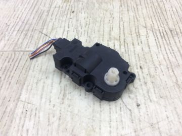 Моторчик заслонки печки PORSCHE CAYENNE 10-18