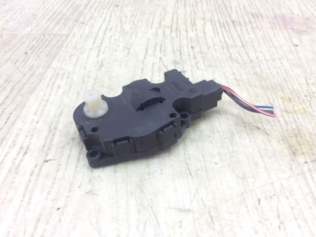 958 612 511 00 | Моторчик заслінки пічки PORSCHE CAYENNE 10-18 - Фото 2