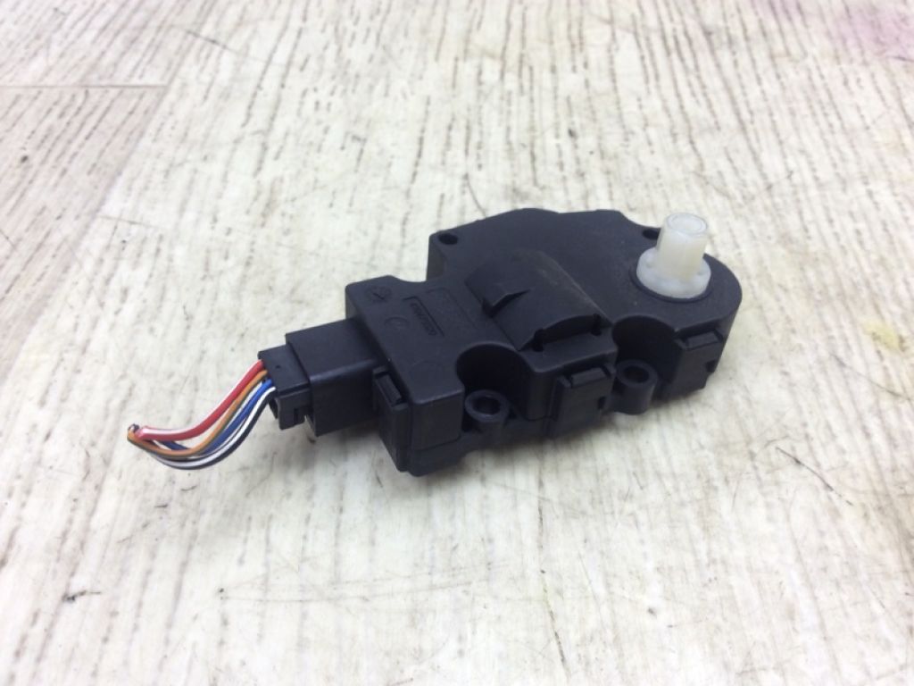 958 612 511 00 | Моторчик заслонки печки PORSCHE CAYENNE 10-18