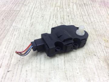 Моторчик заслонки печки PORSCHE CAYENNE 10-18