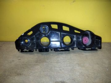 Кронштейн переднього бампера прав. LEXUS RX350/450 15-22