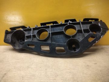 Кронштейн переднього бампера прав. LEXUS RX350/450 15-22