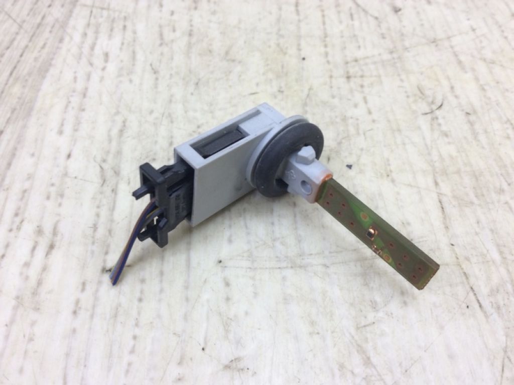 958 572 304 00 | Датчик температури повітря в салоні прав. PORSCHE CAYENNE 10-18 - Фото 2