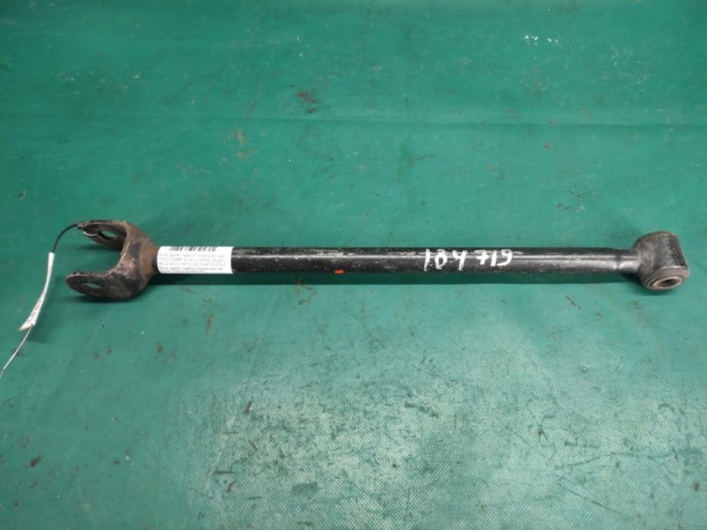 48710-06110 | Рычаг задней подвески поперечный прав. TOYOTA CAMRY 40 06-11