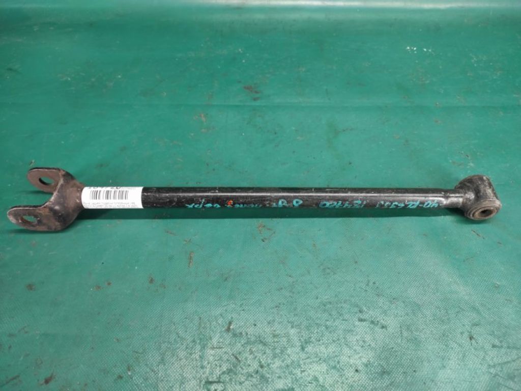 48710-06110 | Рычаг задней подвески поперечный лев. TOYOTA CAMRY 40 06-11
