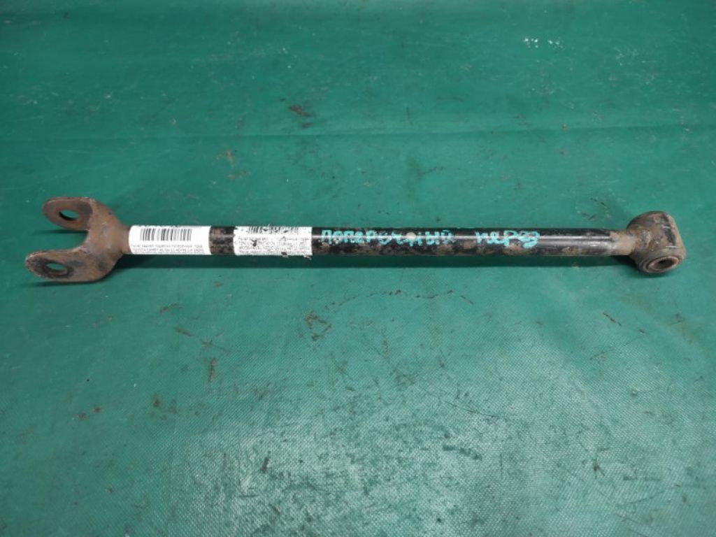 48710-06110 | Рычаг задней подвески поперечный прав. TOYOTA CAMRY 40 06-11