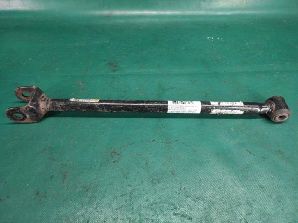 48710-06110 | Рычаг задней подвески поперечный лев. TOYOTA CAMRY 40 06-11