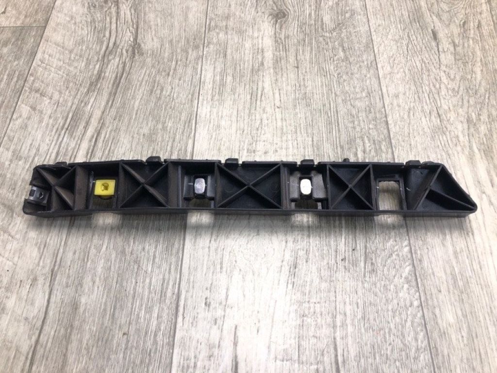 86613-F3000 | Кронштейн заднього бампера лів. HYUNDAI ELANTRA AD 16-