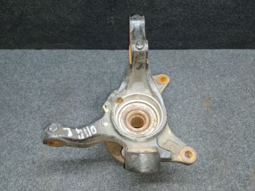 Кулак поворотний передн. лів. TOYOTA CAMRY 55 14-17