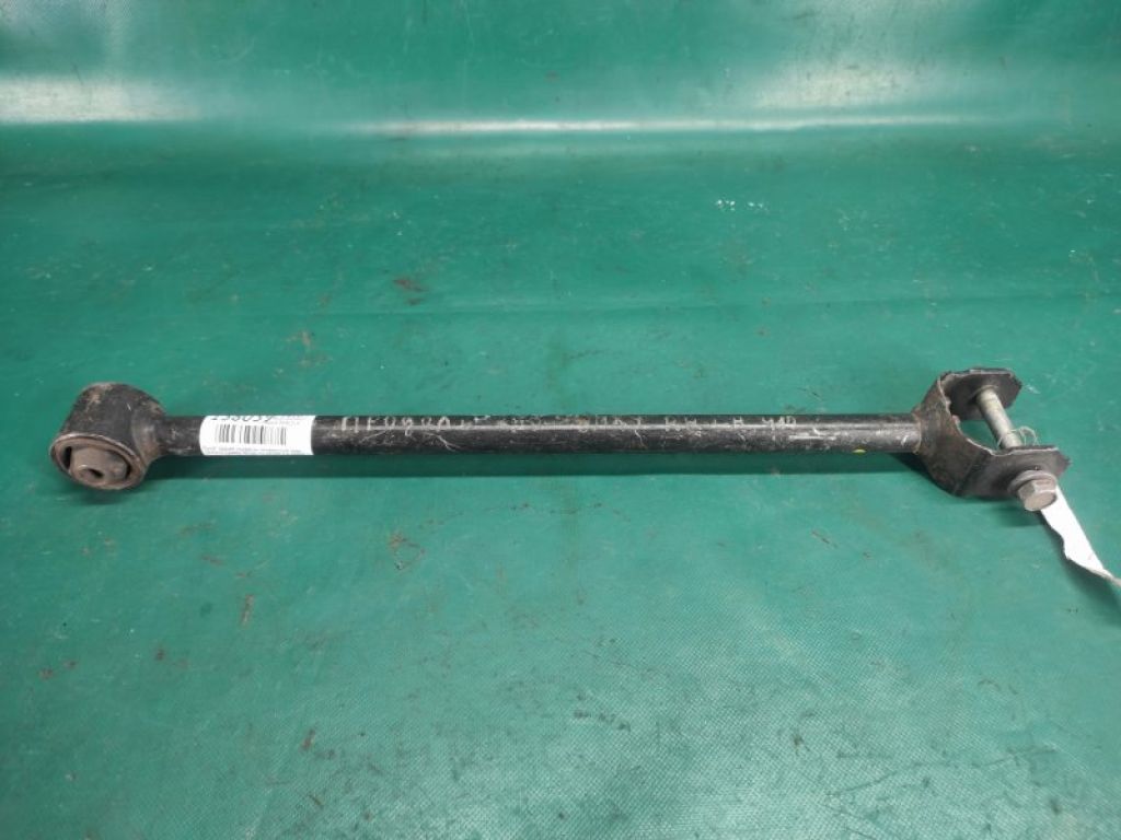 48710-06110 | Рычаг задней подвески поперечный лев. TOYOTA CAMRY 40 06-11