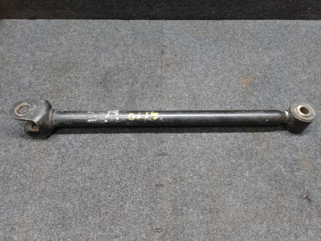 48710-06140 | Важіль задньої підвіски нижній поперечний TOYOTA CAMRY 55 14-17