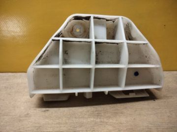 Кронштейн заднього бампера прав. TOYOTA COROLLA 150 06-13