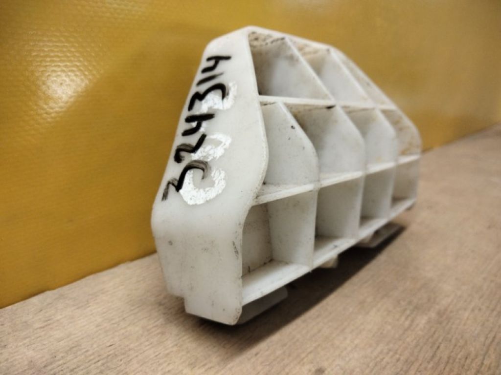 5256202140 | Кронштейн заднего бампера прав. TOYOTA COROLLA 150 06-13 - Фото 2