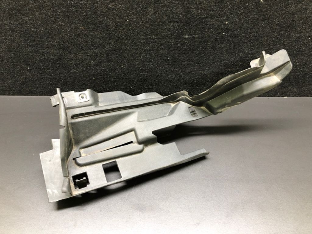 CP9Z-5802039-A | Накладка крила лів. FORD FOCUS 10-18