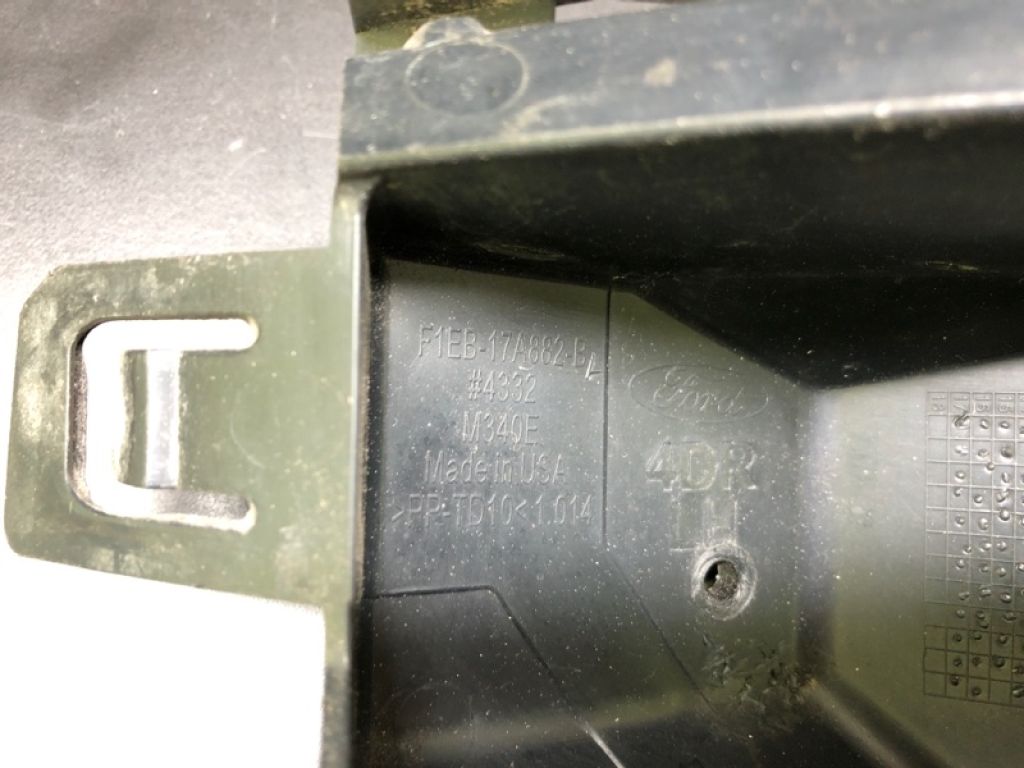 F1EZ-17788-B | Кронштейн заднього бампера лів. FORD FOCUS 10-18 - Фото 4