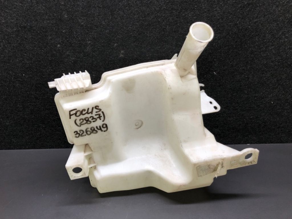 CP9Z-17618-A | Бачок омывателя FORD FOCUS 10-18