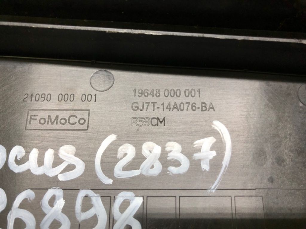 AV6Z-14A003-AA | Кришка блоку запобіжників FORD FOCUS 10-18 - Фото 4