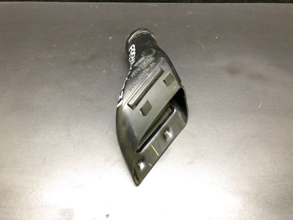 CP9Z-9C675-A | Патрубок воздушного фильтра FORD FOCUS 10-18