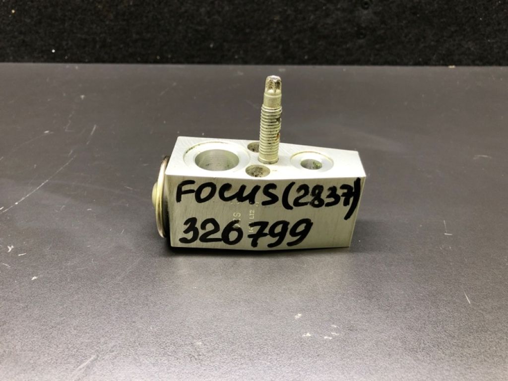 GV6Z-19849-A | Клапан кондиціонера FORD FOCUS 10-18