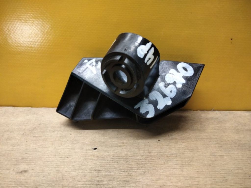 5256302190 | Кронштейн заднего бампера лев. TOYOTA AURIS 13-18