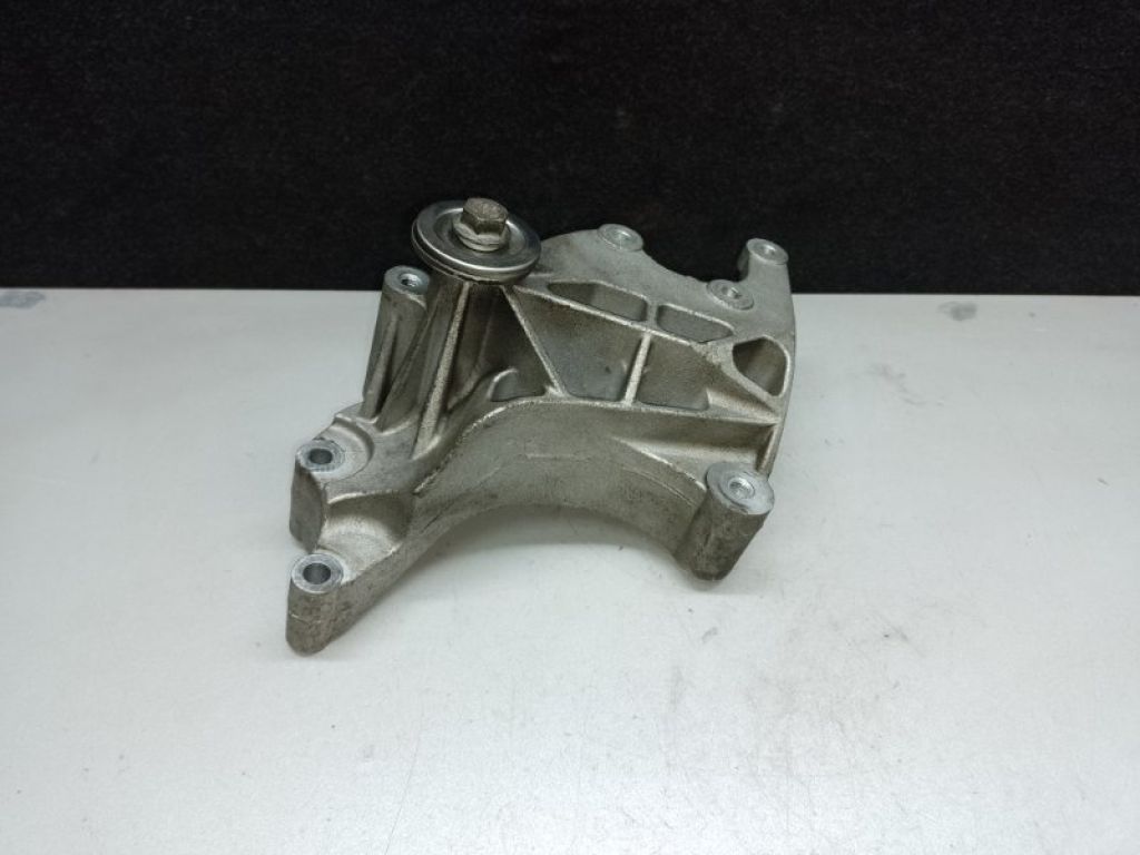 4450A033 | Кронштейн насоса ГУР MITSUBISHI LANCER X 10 07-15 - Фото 4