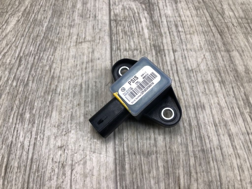 95920-C2100 | Датчик удара передн. лев. HYUNDAI SONATA LF 2014-