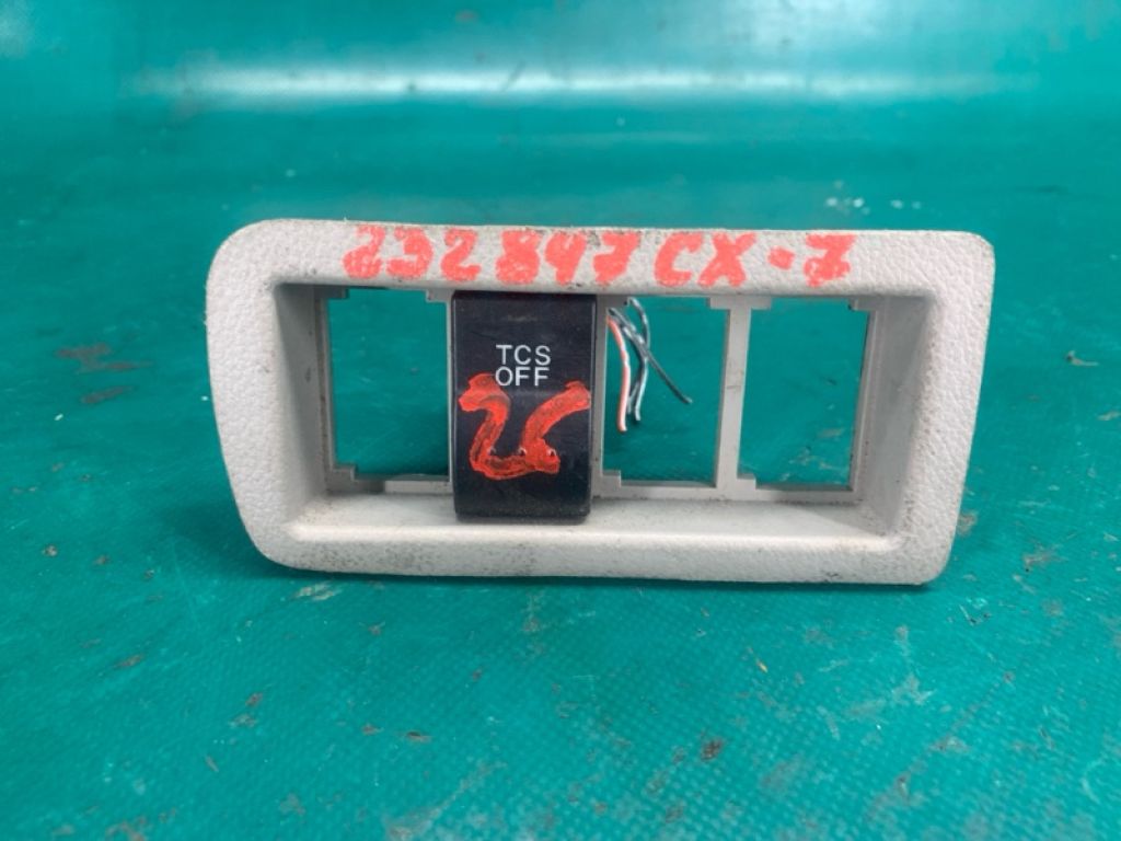 BP4K-66-6F0 | Кнопка MAZDA CX-7 06-12