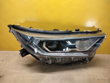 Фара прав. TOYOTA RAV4 18-