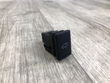 Кнопка открывания багажника внутренняя TOYOTA RAV4 13-19