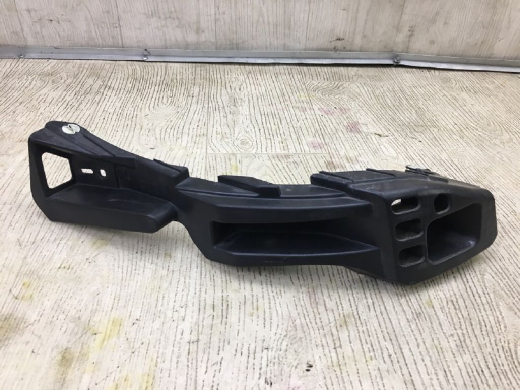 958 505 393 00 | Кронштейн заднего бампера лев. PORSCHE CAYENNE 10-18