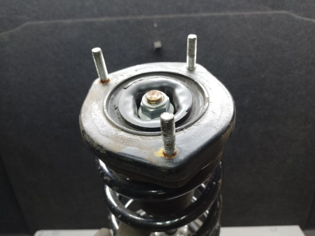 48540-39465 | Амортизатор задн. лів. LEXUS ES300 ES330 01-06 - Фото 2