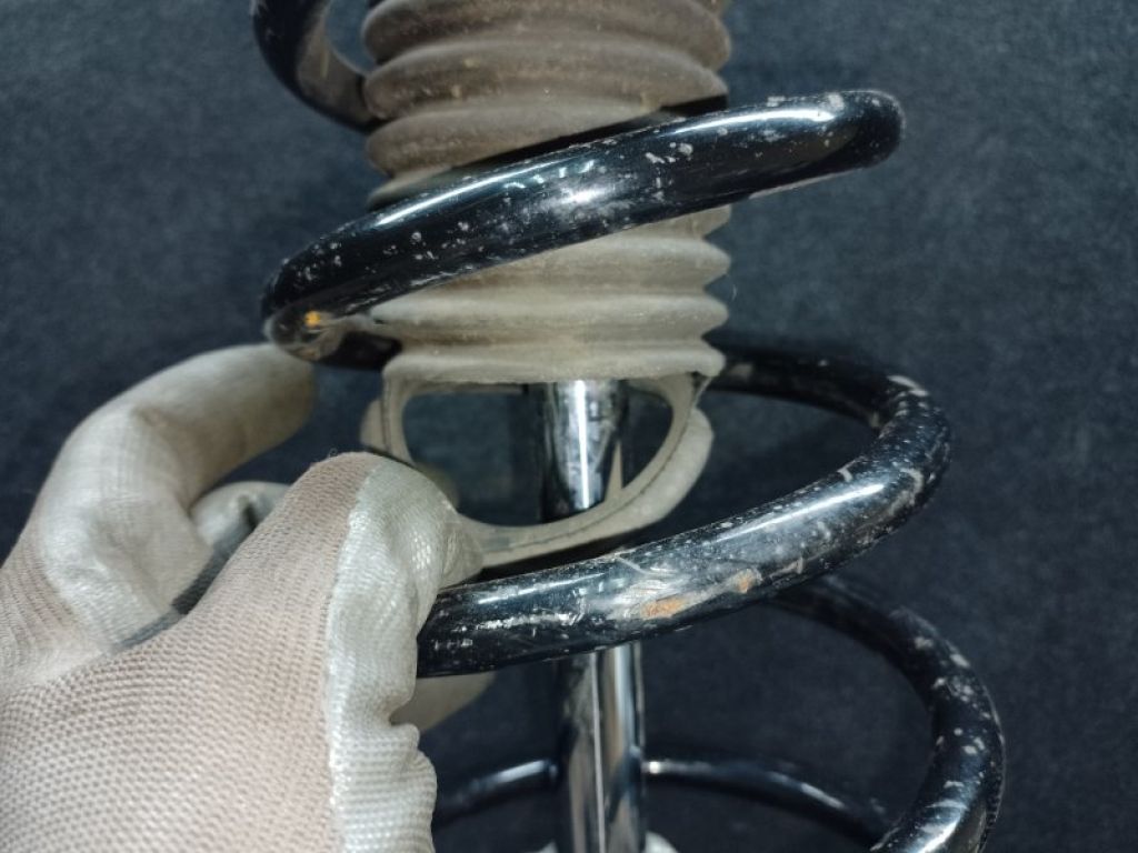 48540-39465 | Амортизатор задн. лів. LEXUS ES300 ES330 01-06 - Фото 4